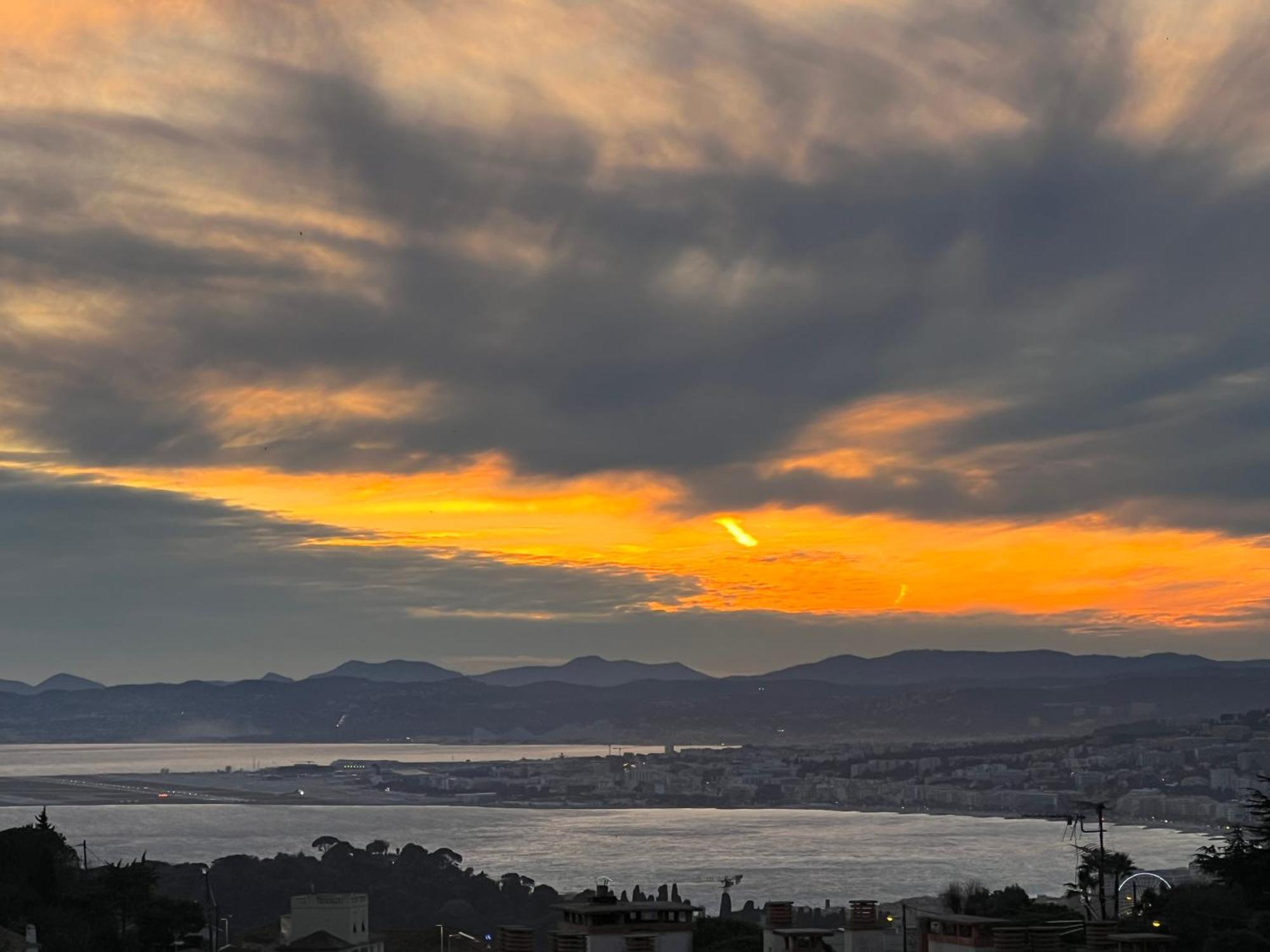 Agreable 3 Pieces Climatise Avec Vue Mer Et Parking Villefranche-sur-Mer Zewnętrze zdjęcie